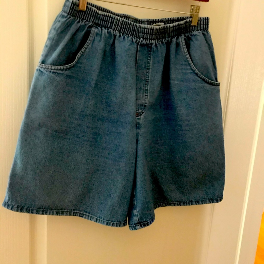Ladies shorts